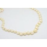 Single row graduated pearl necklace, graduated cultured pearls measuring 4.35 - 8.12mm, strung