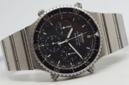 Gentlemen's Seiko Vintage Chronograph Wristwatch, circular black dial with baton hour markers and