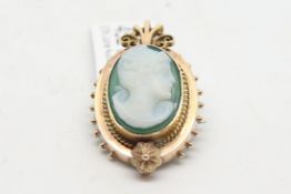 Cameo brooch, mounted in yellow metal, measures 18 x 28mm