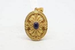 Cabochon sapphire set pendant, heavy 22ct pendant with centre cabochon cut sapphire, wire work