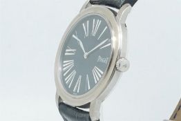 Gentleman's Piaget 18ct White Gold Wristwatch w/ Box, Â â€” NO RESERVEâ€” circular black dial with