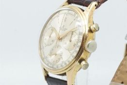 Rare Gentleman's Breitling Chronograph Vintage Wristwatch, circular champagne dial with three sub