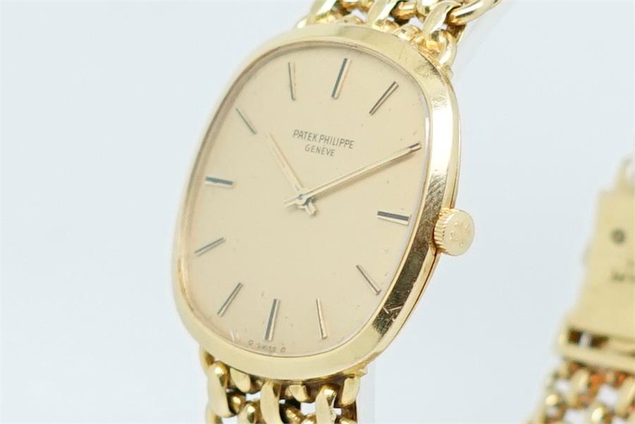 Rare Gentlemen's Patek Phillipe 18ct Gold Wristwatch, rounded square simple champagne dial with