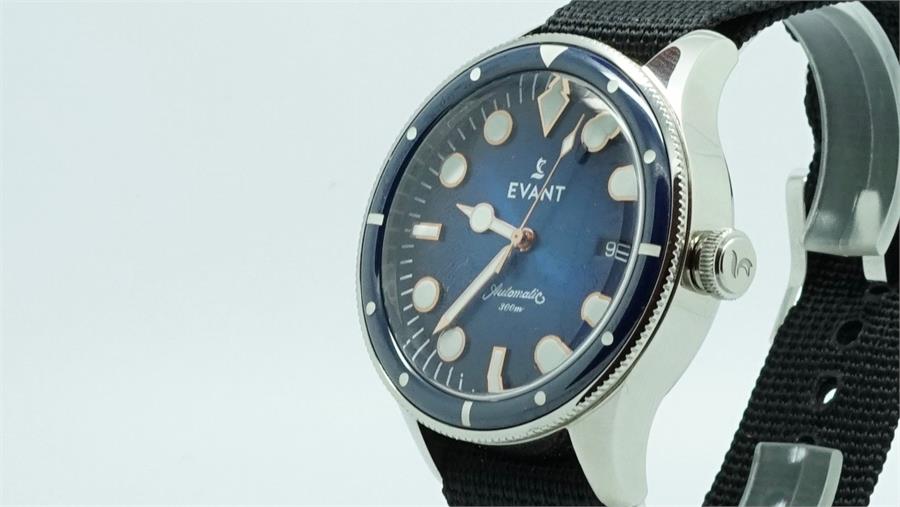 Gentlemen's Evant Divers Watch w/ Box & Papers, circular two tone dial with dot hour markers and