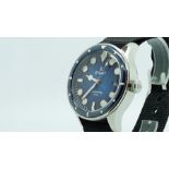 Gentlemen's Evant Divers Watch w/ Box & Papers, circular two tone dial with dot hour markers and