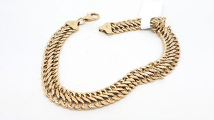9ct gold flat link bracelet, gross weight approximately 5.7 grams, length approximately 205mm,