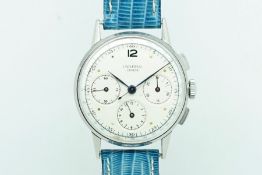 Gentlemen's Universal Geneve Chronograph Wristwatch, circular white triple register dial, dot hour