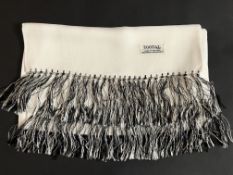 TOOTAL- A gentlemen's vintage Tootal white tassled scarf