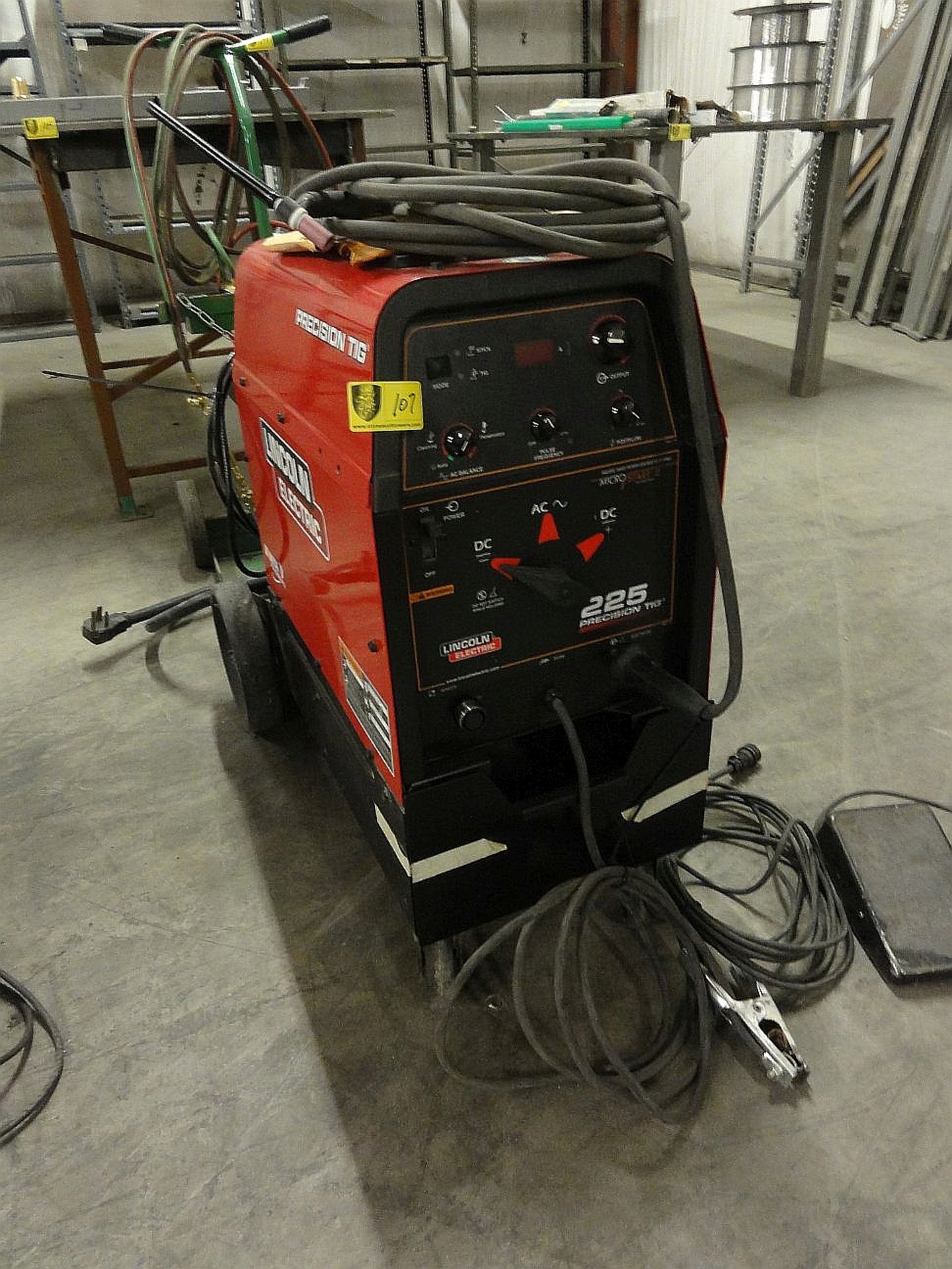 Lincoln 225 Precision Tig Welder, Sn U1110305377