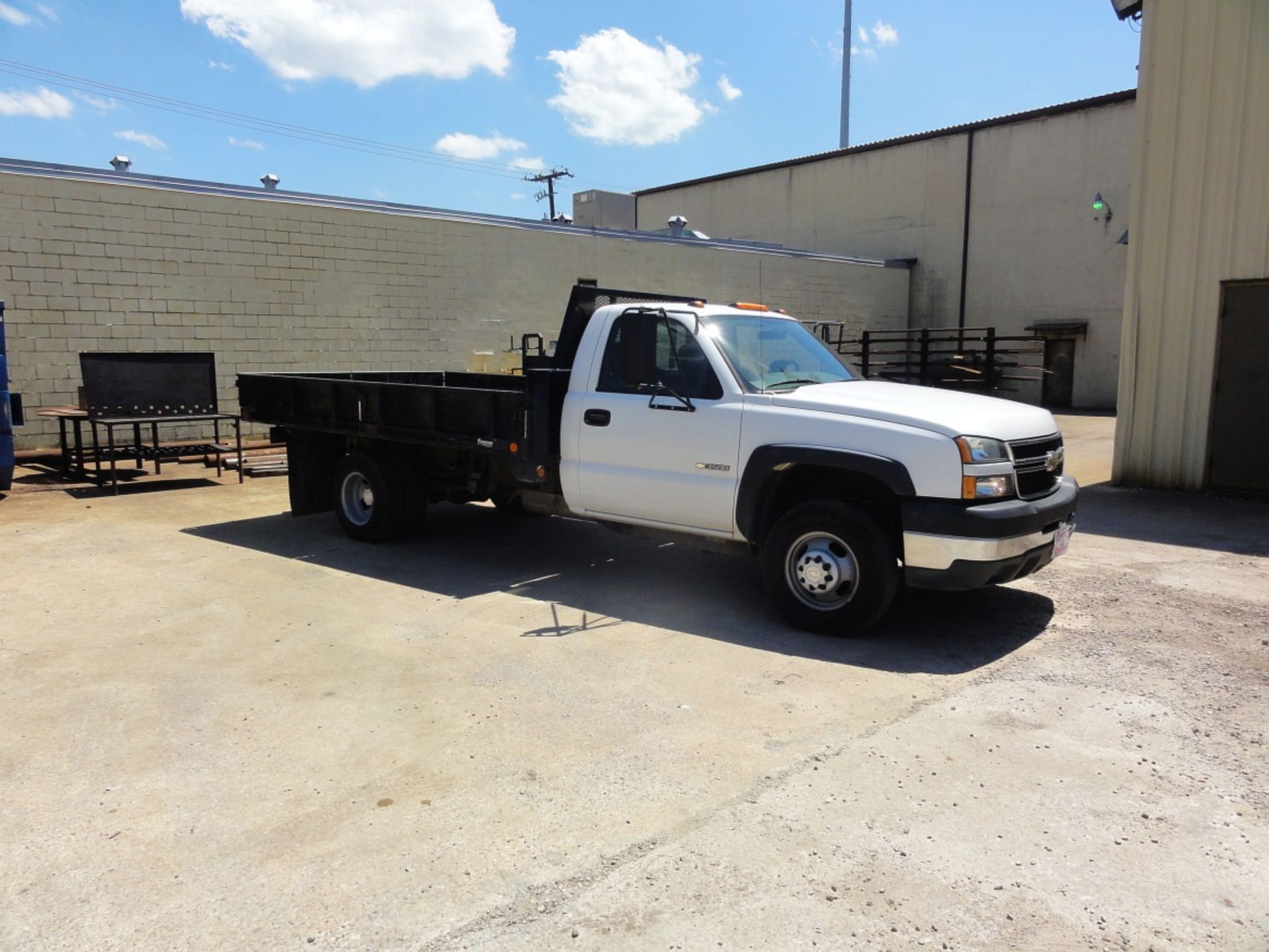 2006 Chevy 3500 Dually Truck, 1-ton, V8, Automatic, 12' Stake bed w/ Sides, 91" Box, 22,489 miles, - Image 3 of 4