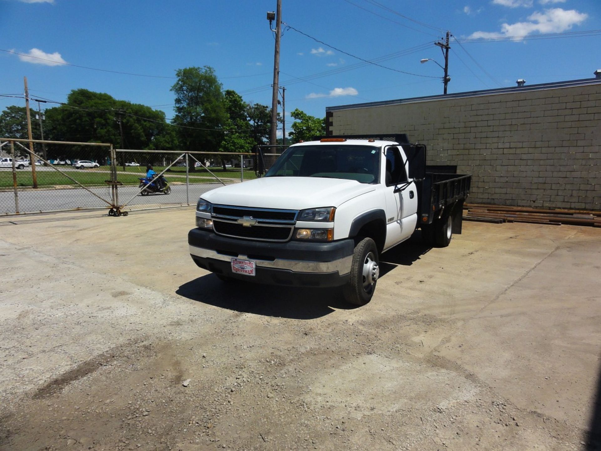2006 Chevy 3500 Dually Truck, 1-ton, V8, Automatic, 12' Stake bed w/ Sides, 91" Box, 22,489 miles, - Image 2 of 4