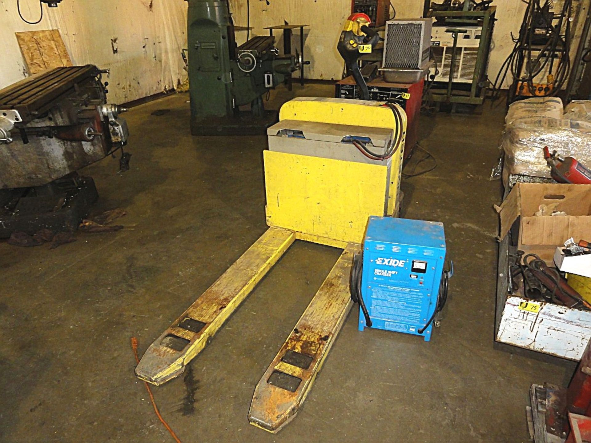 Hyster Portable Pallet Jack w/ Charger