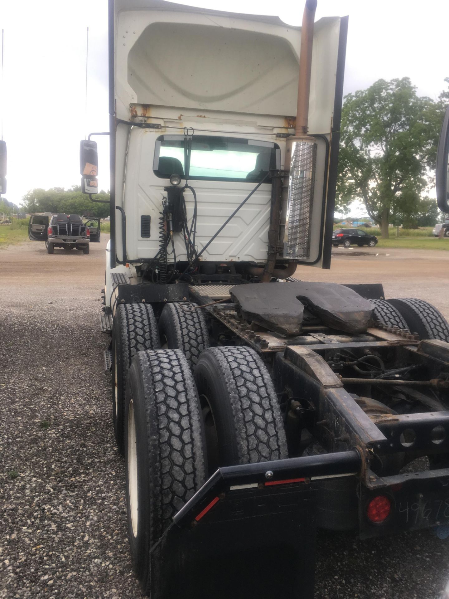 2014 International Tandem Axle Highway Tractor - 80S-C - Image 3 of 12