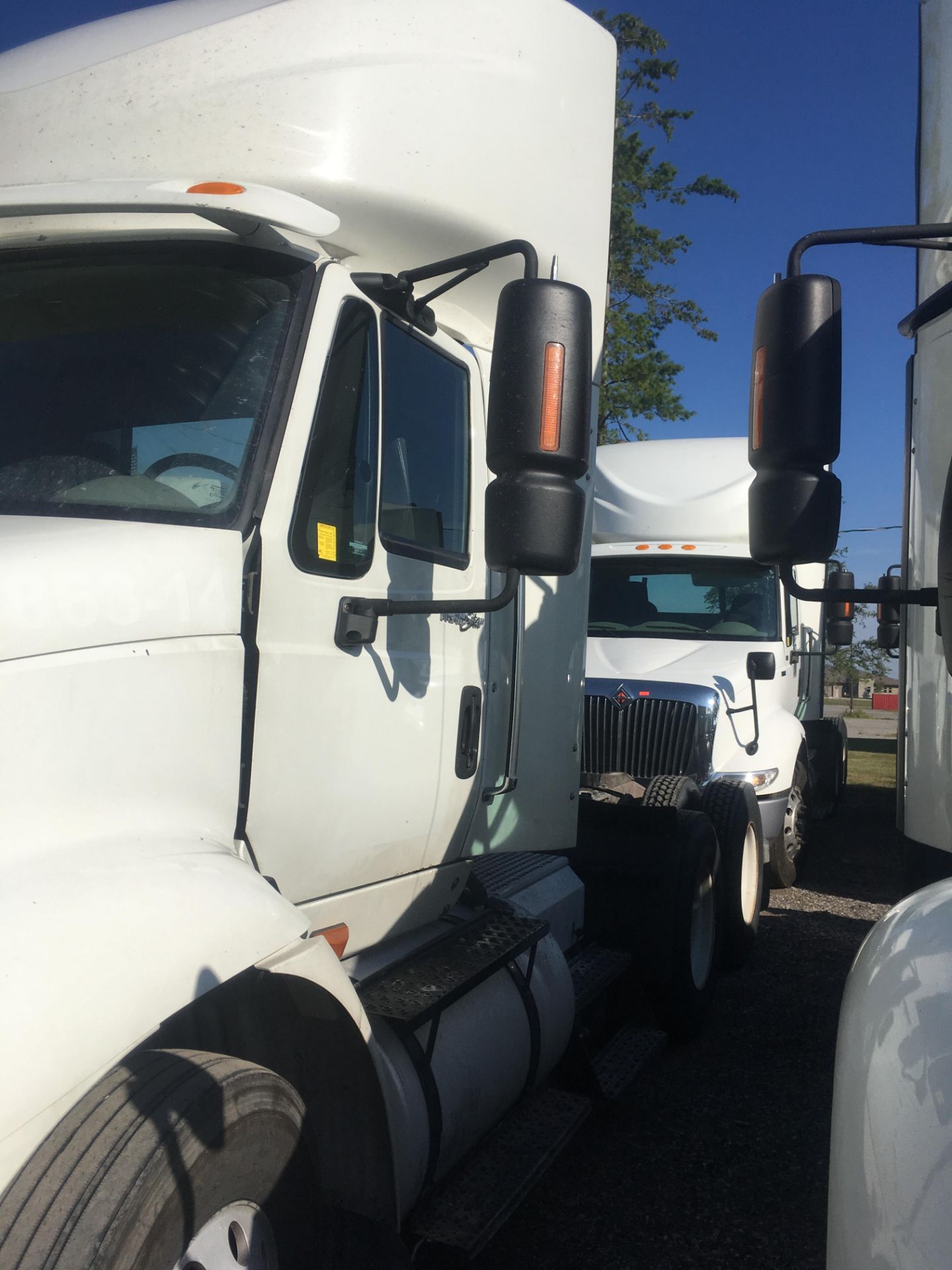 2014 International Transforce Hwy Semi-Tractor - Image 5 of 13