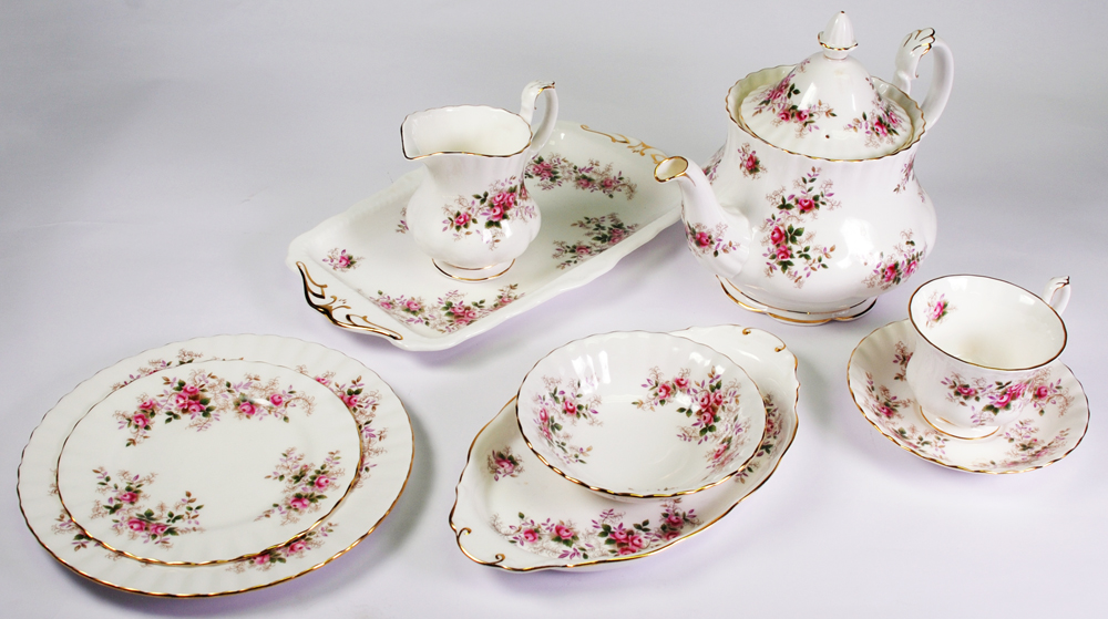 A Six Place Setting Royal Albert 'Lavender Rose' Tea Service