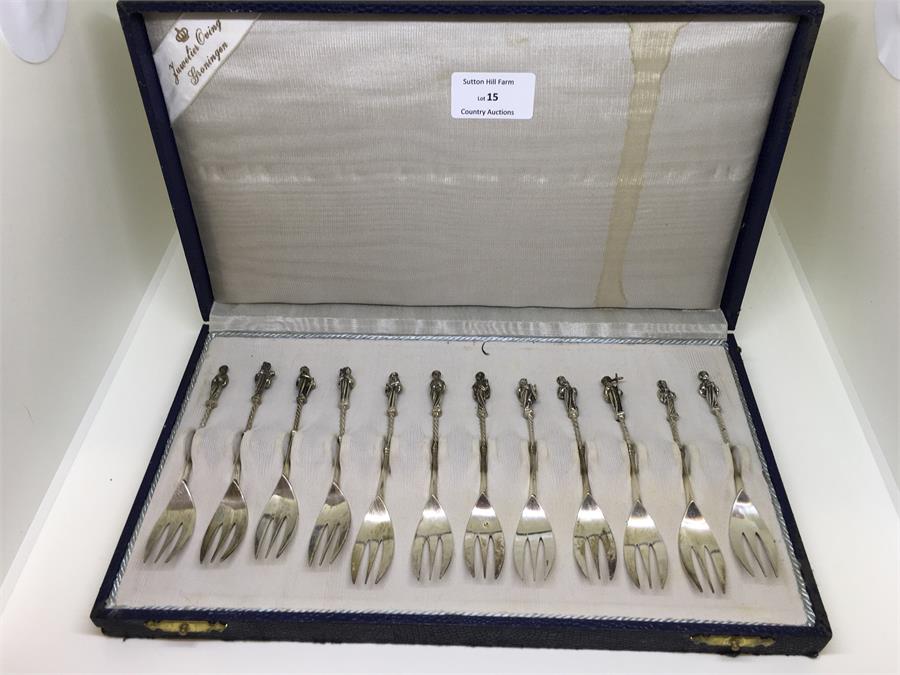 Set a boxed Dutch silver pastry forks