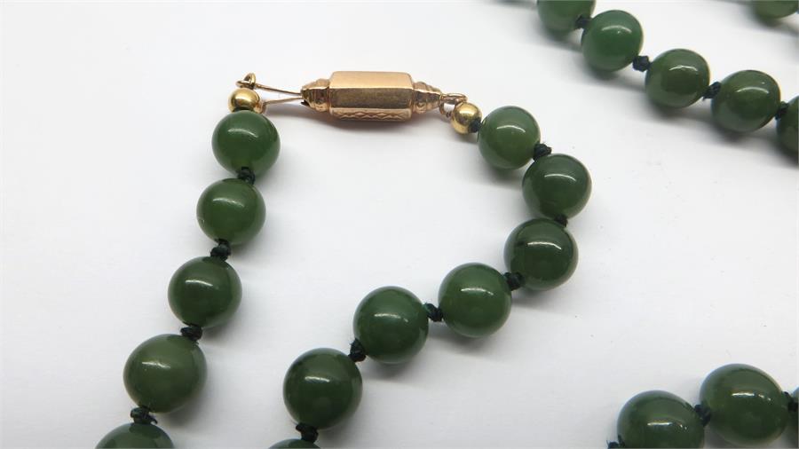 14ct Gold Mounted Green Jade Bead Necklace - Image 3 of 3