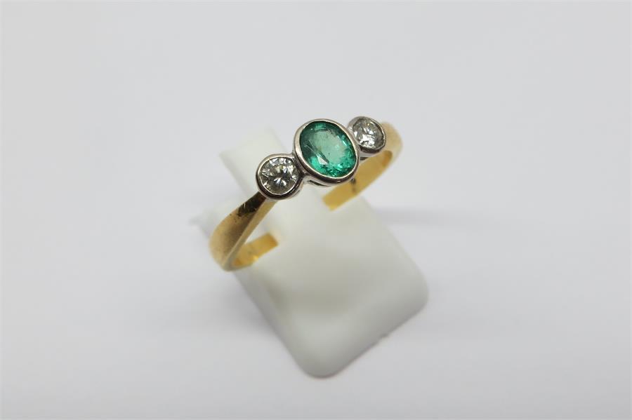 18ct Diamond & Emerald Ring - Image 2 of 3