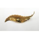 18ct Gold Leaf Design Brooch weight 4.8g