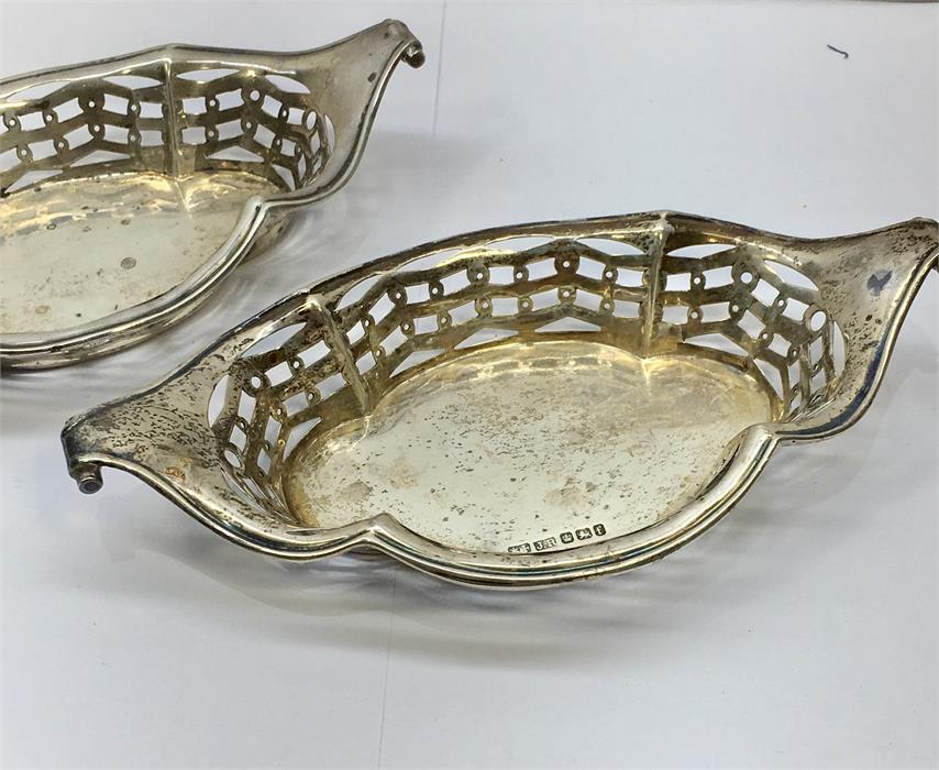 pair of antique silver sweet dishes - Image 2 of 3