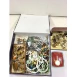 Box of misc vintage and later jewellery