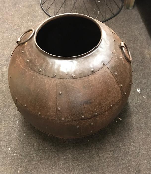 Iron Pot - Image 2 of 2