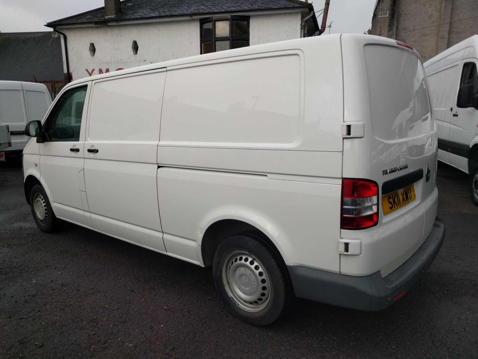 2011 VOLKSWAGEN TRANSPORTER T30 TDI 140 LWB PANEL VAN - Image 6 of 11