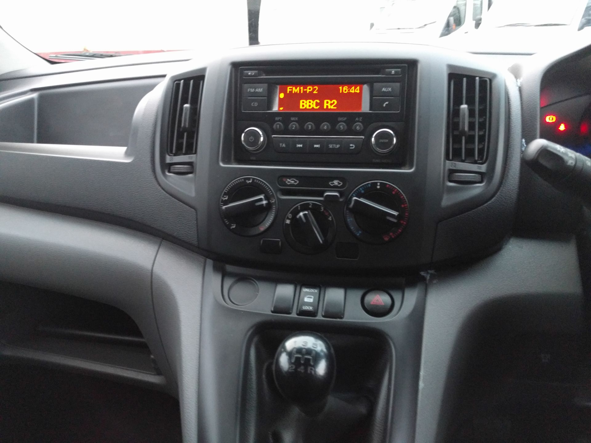 2013 NISSAN NV200 SE DCI PANEL VAN - Image 9 of 11