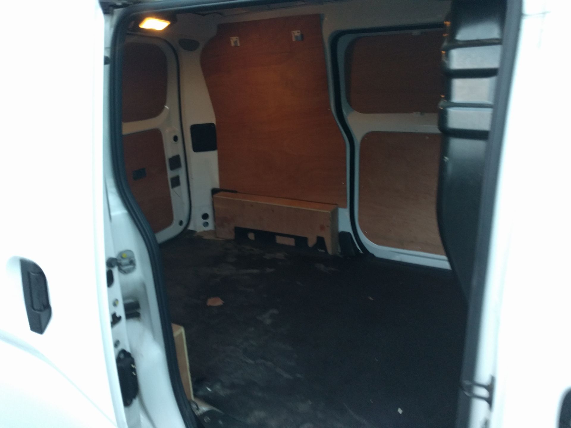 2013 NISSAN NV200 SE DCI PANEL VAN - Image 7 of 11