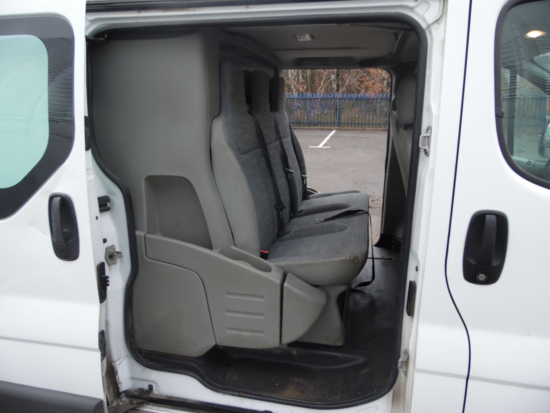 2011 RENAULT TRAFIC LL29 DCI 115 CREW VAN - Image 5 of 12