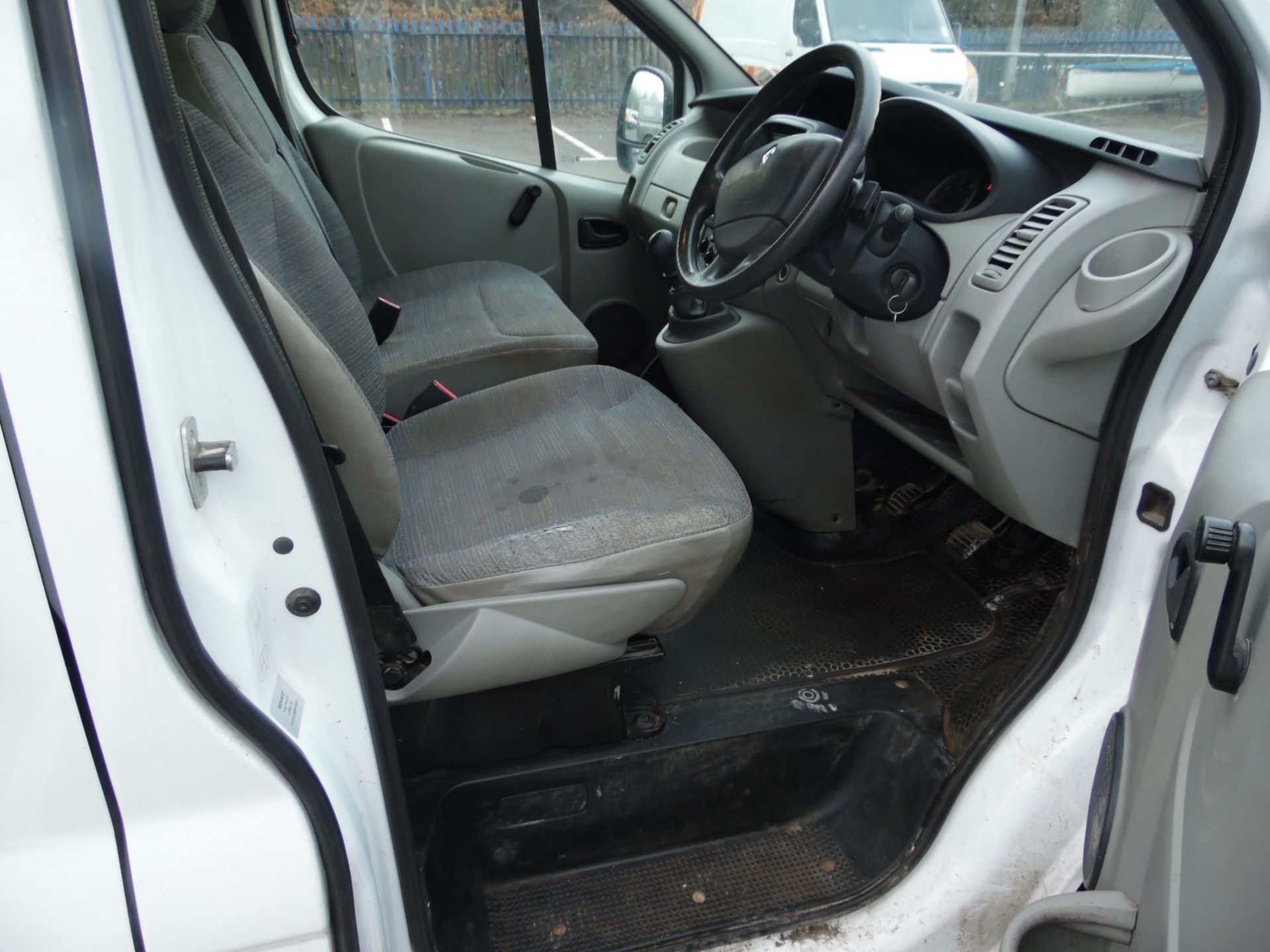 2011 RENAULT TRAFIC LL29 DCI 115 CREW VAN - Image 11 of 12