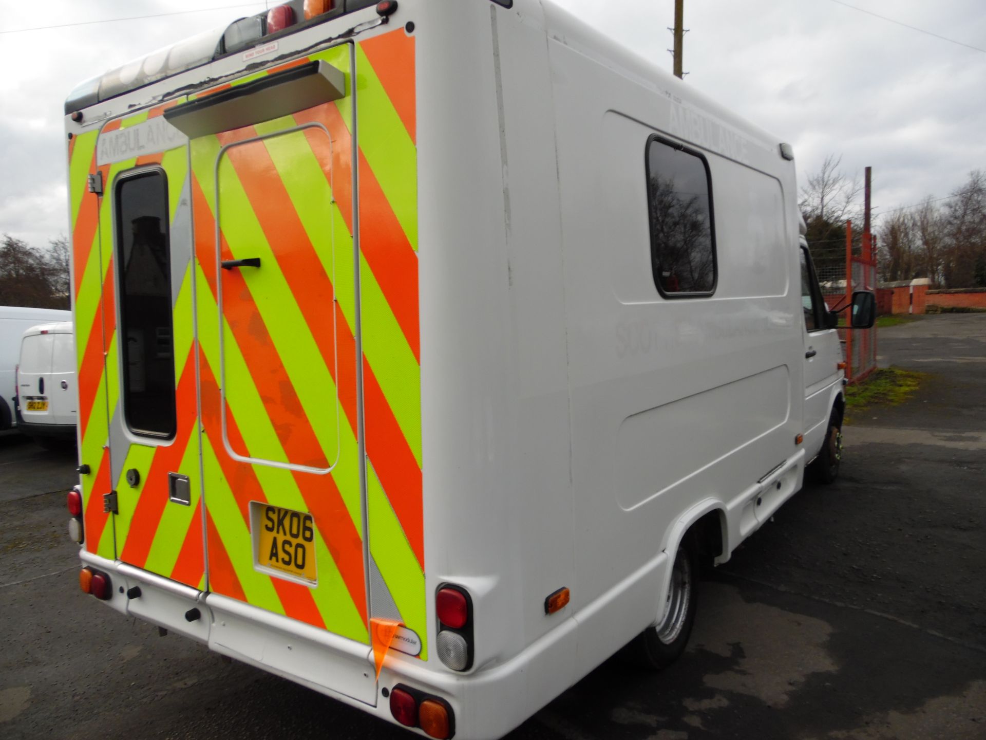 2006 VOLKSWAGEN LT46 TDI AMBULANCE - Bild 7 aus 12