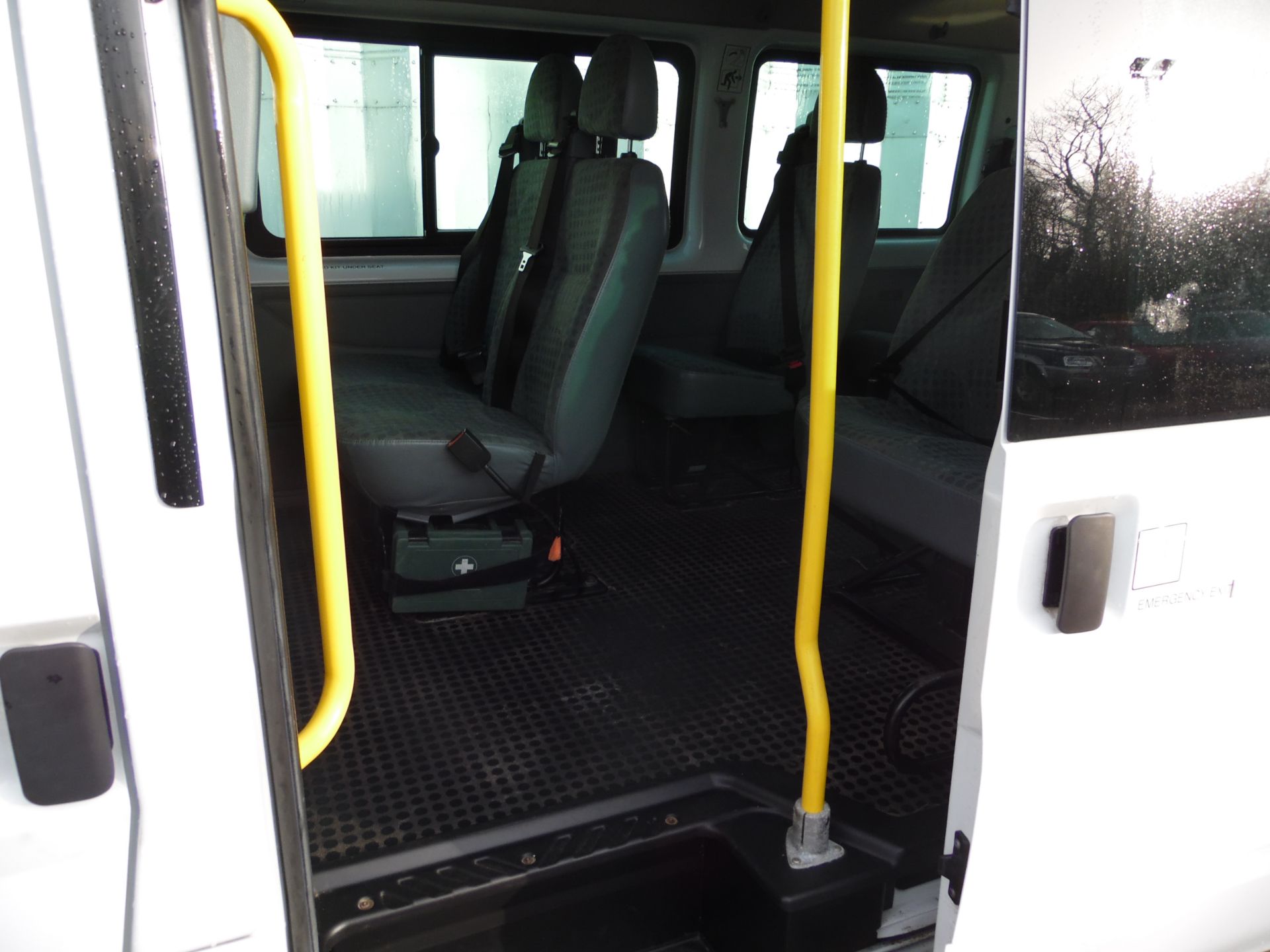 2012 FORD TRANSIT T430/135 17 SEAT MINIBUS - Image 7 of 12