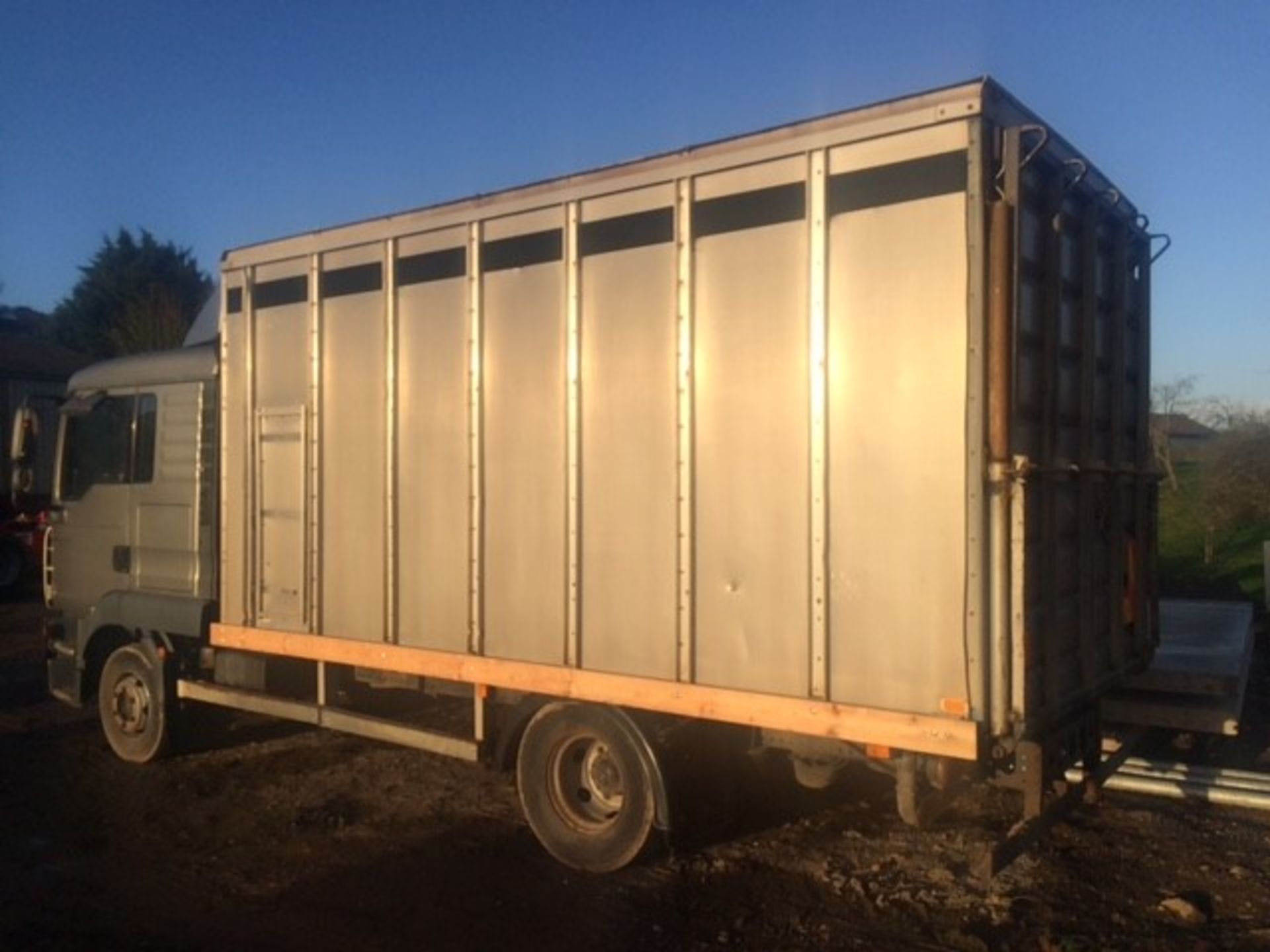 2005 MAN 12 tonne Livestock Lorry - Image 2 of 4