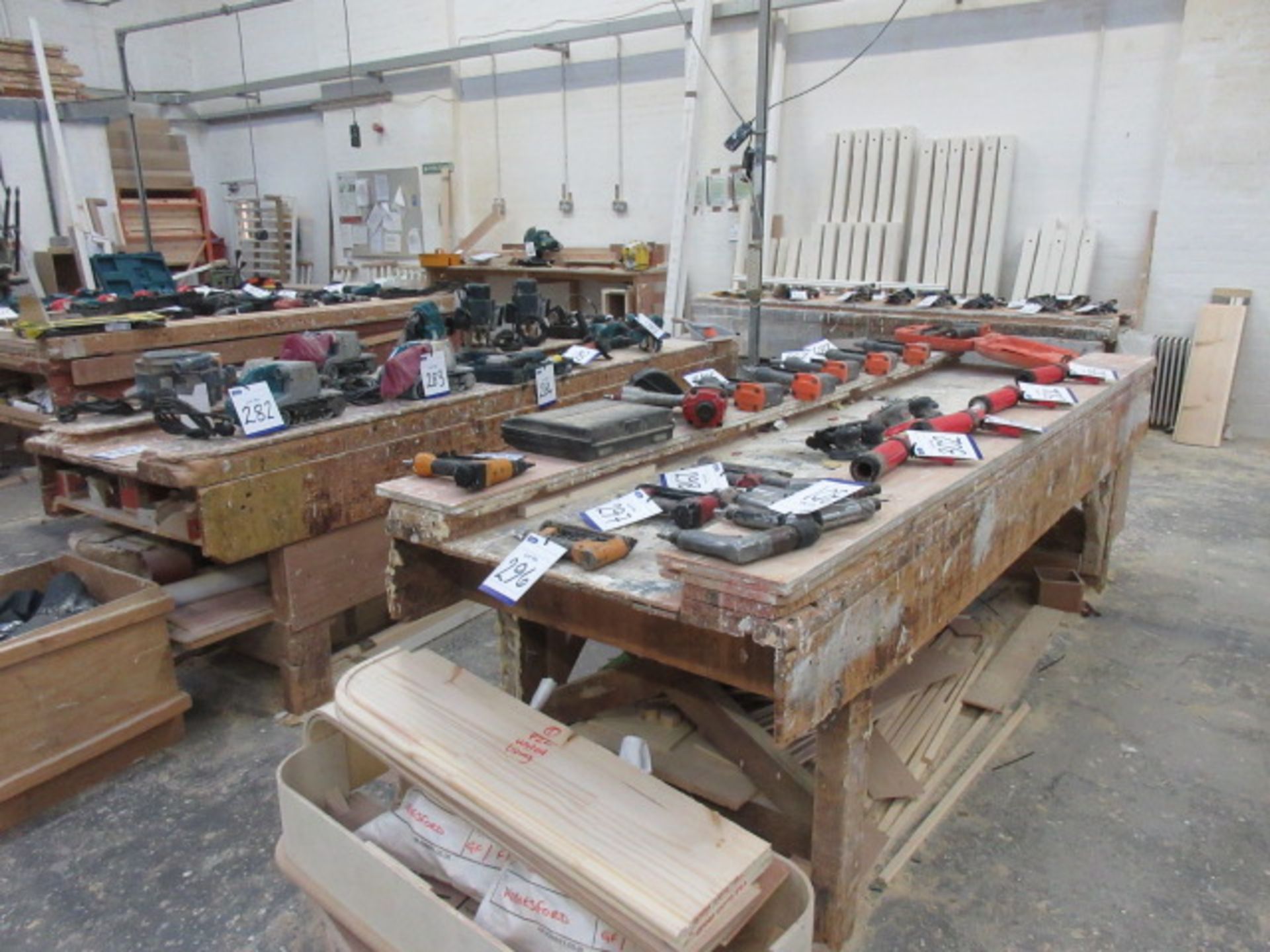 Two wooden joiners benches with vices - Image 2 of 3