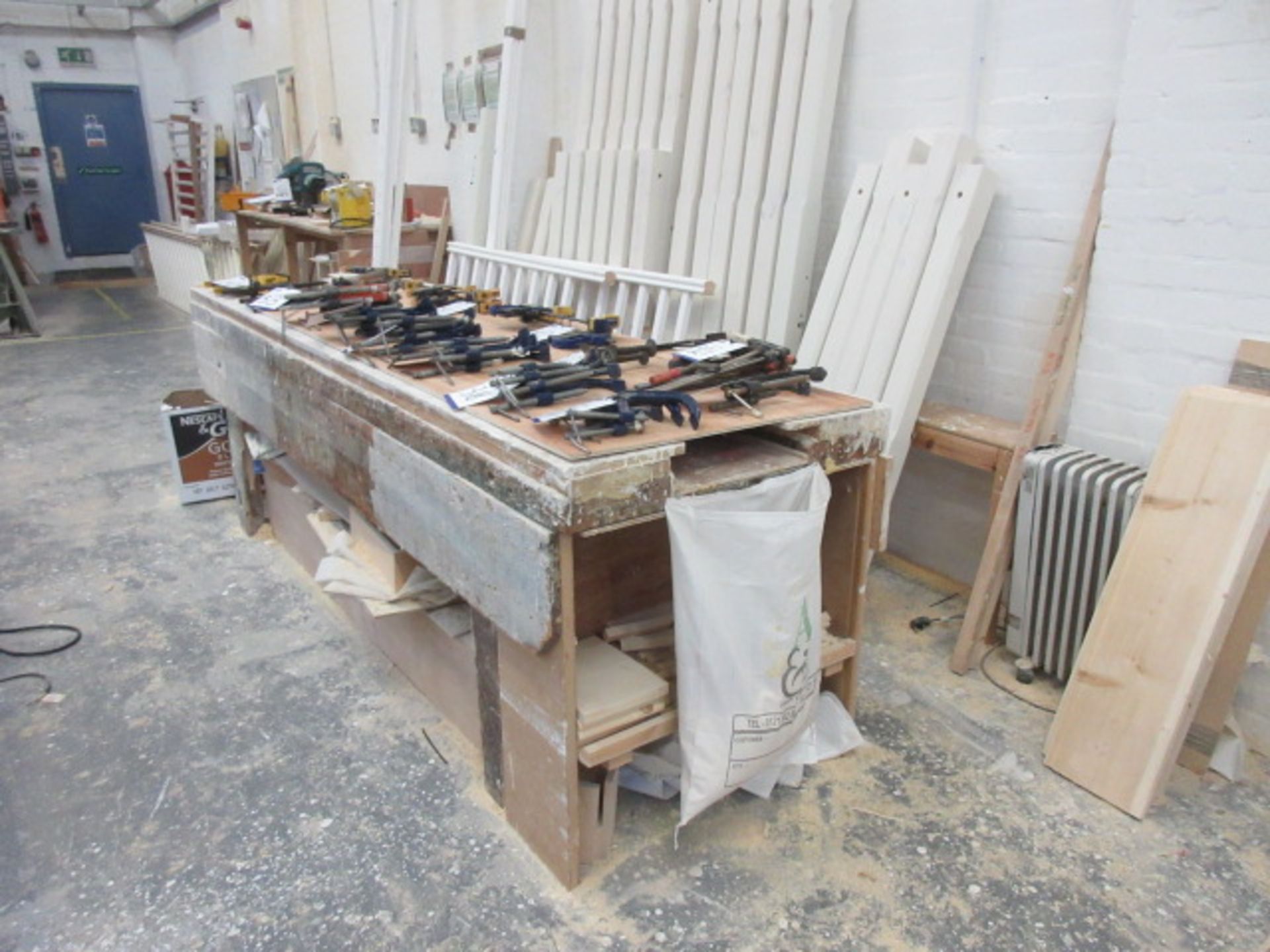 Two wooden joiners benches with vices - Image 3 of 4