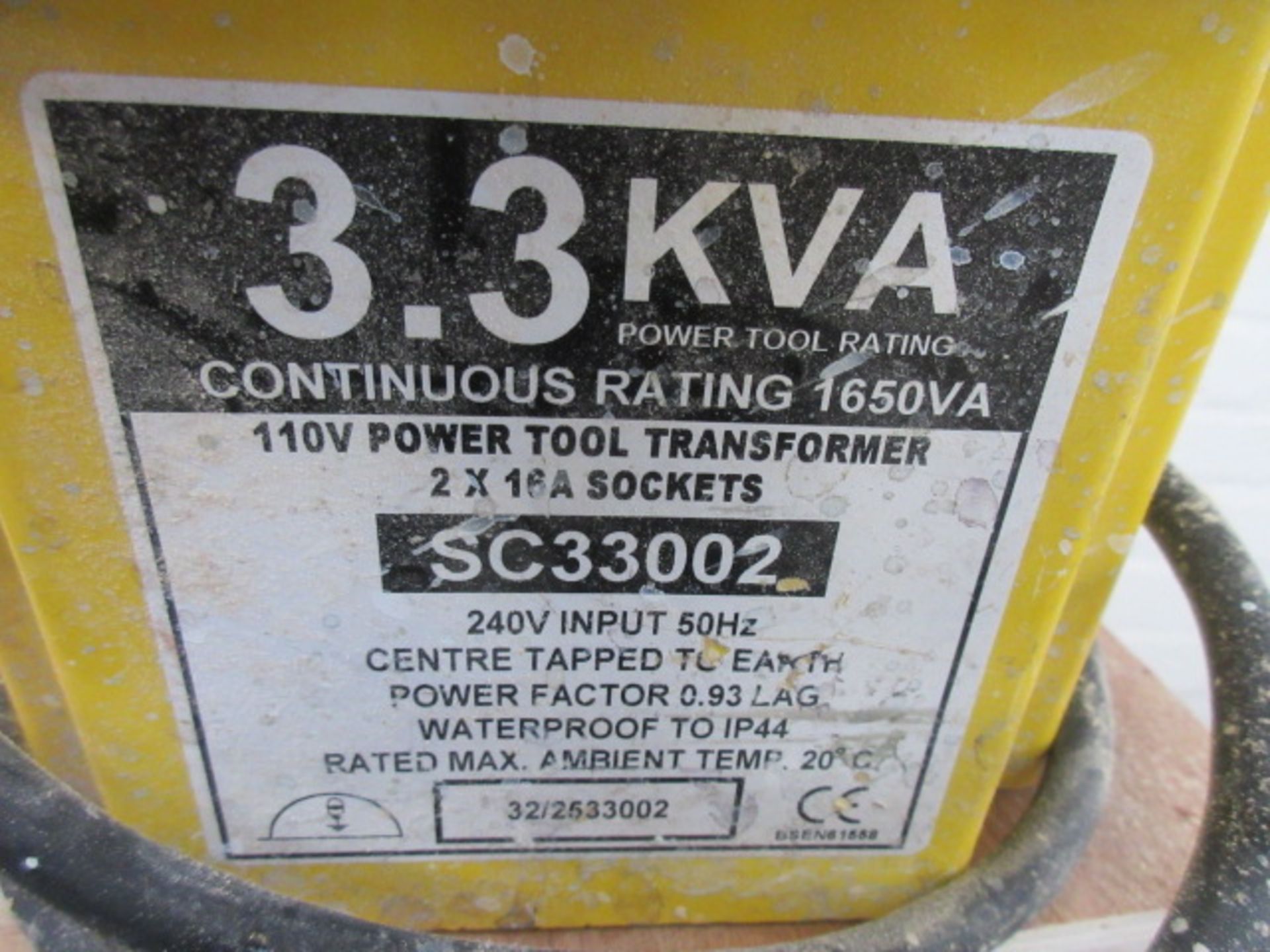 3.3KVA, 240v to 110v transformer with 2 x 16a sock - Image 2 of 2