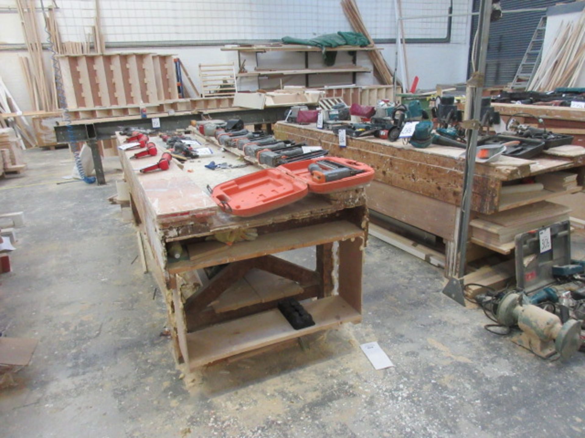 Two wooden joiners benches with vices - Image 3 of 3