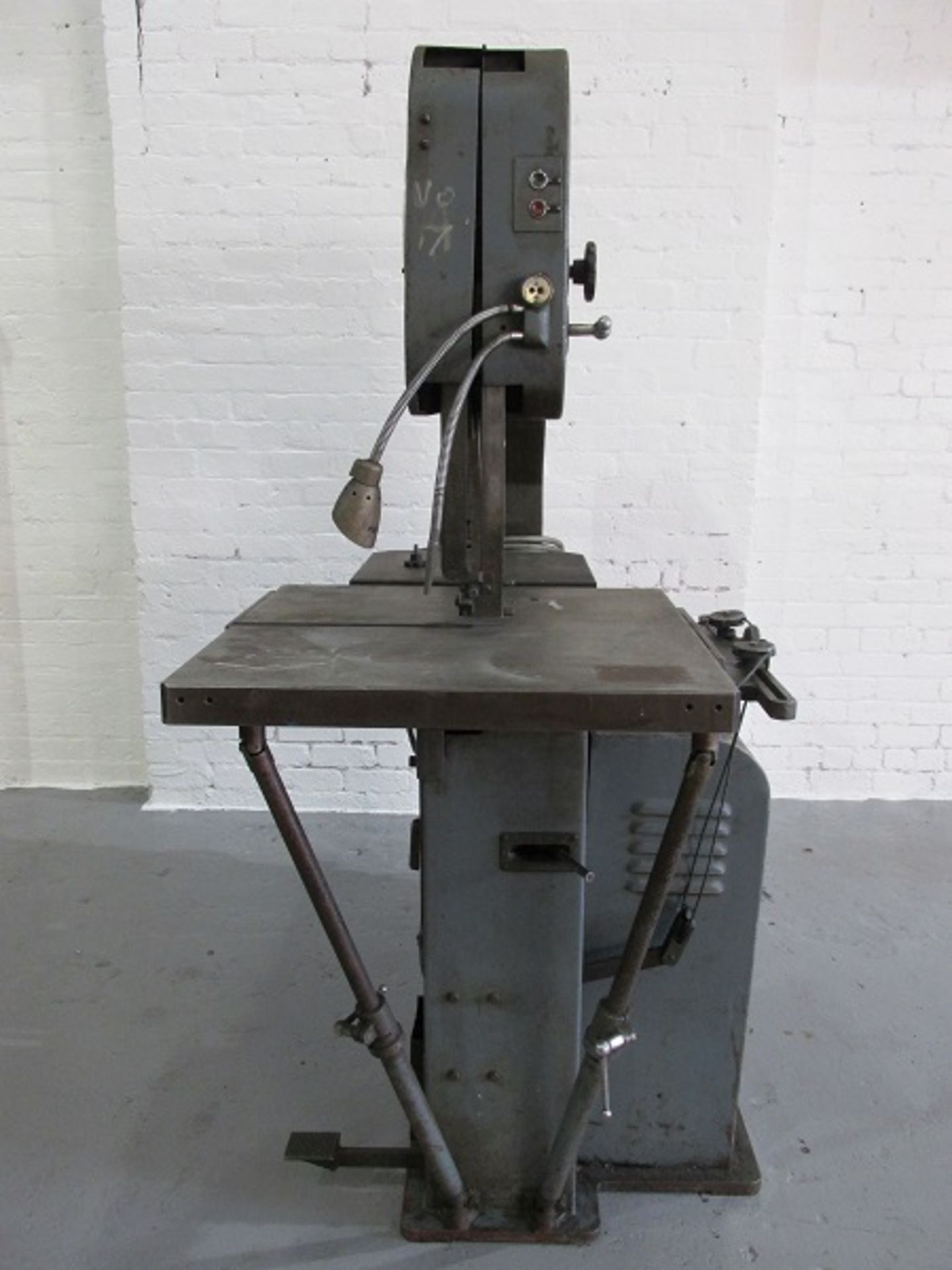 Doall Twin Table Vertical Bandsaw - Image 3 of 4