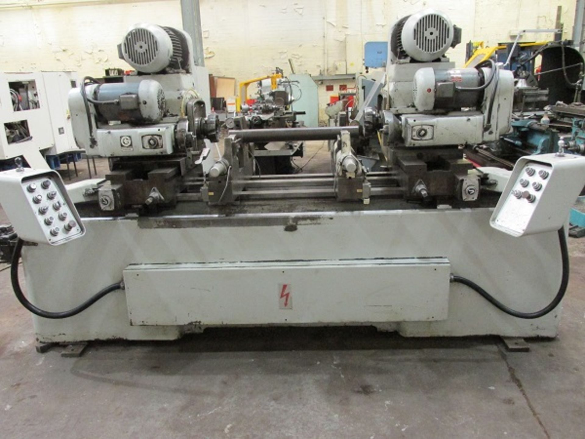 Giddings & Lewis Endomatic MC Facing & Centring Machine