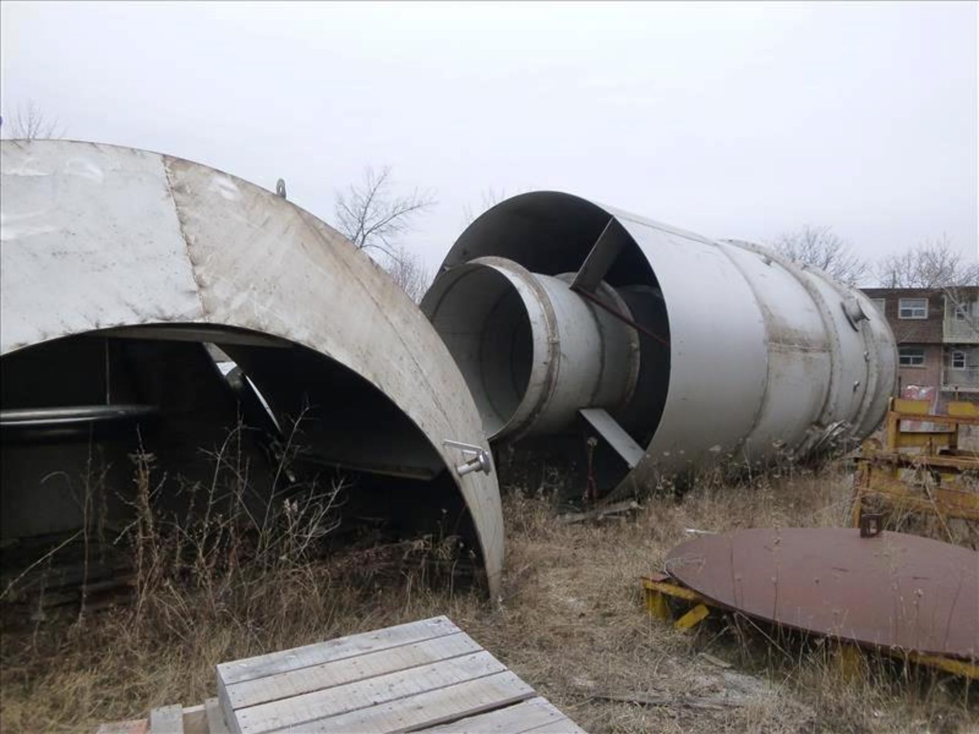 Ammonium Sulphate Crystallizer c/w 3/3 Crystallizer Separator, Cylindrical; 4' od top, 10' od - Image 2 of 20