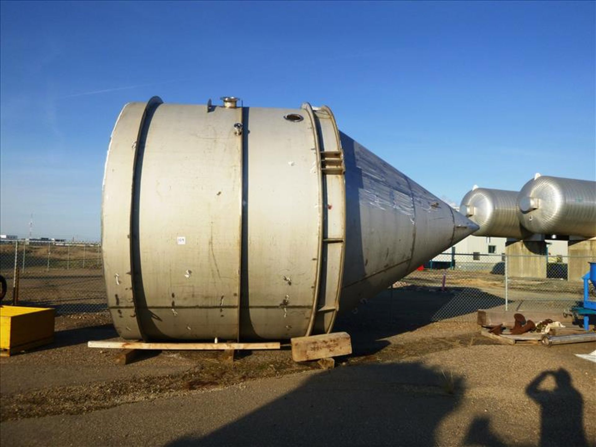 Nickel Reduction Flash Tank, Diameter - Top section 72", main section 168" with conical bottom,