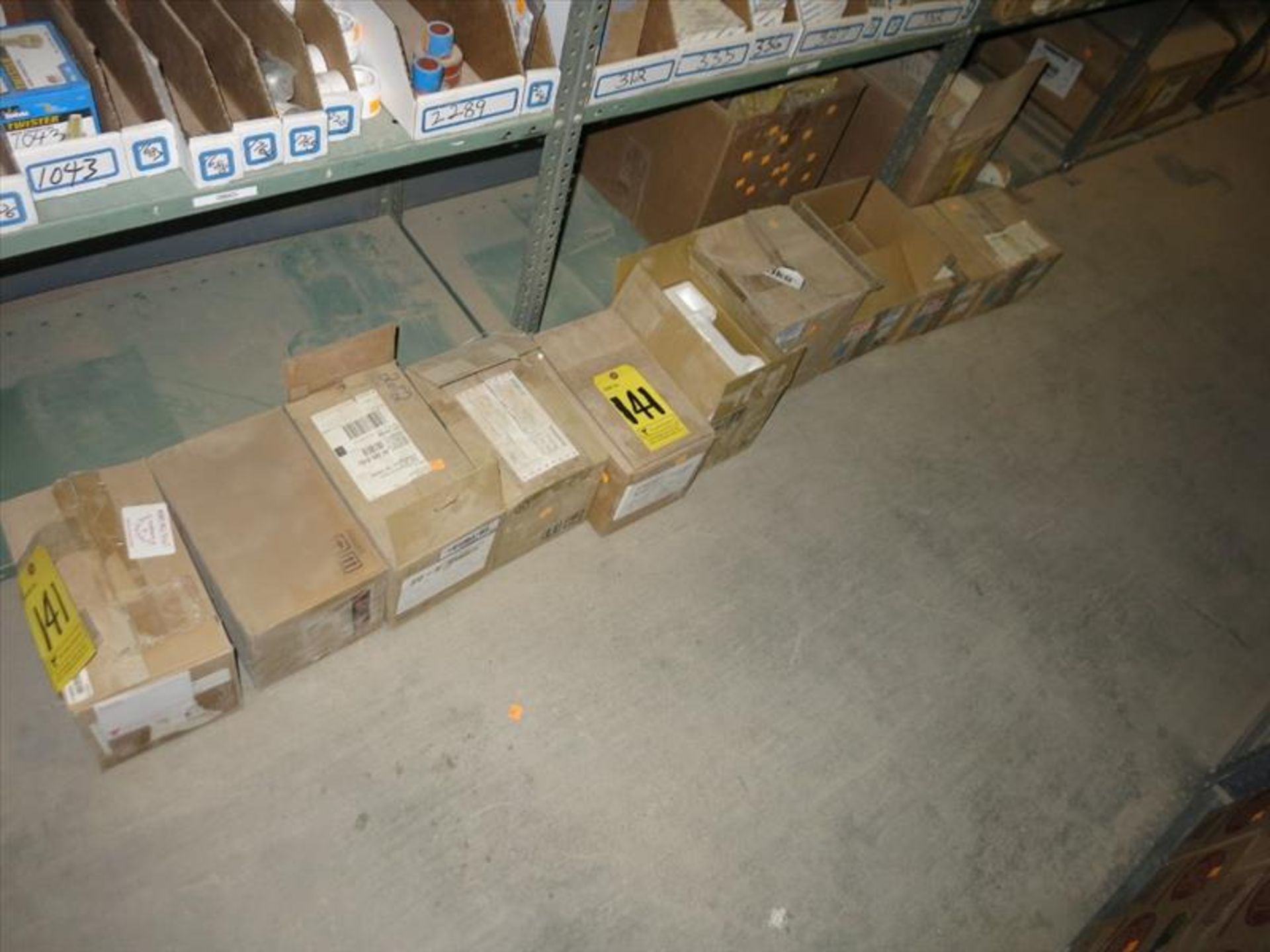 (Lot) Assorted parts, including Atlas Copco pump, Komatsu A/C controllers, Komatsu contactor, comp