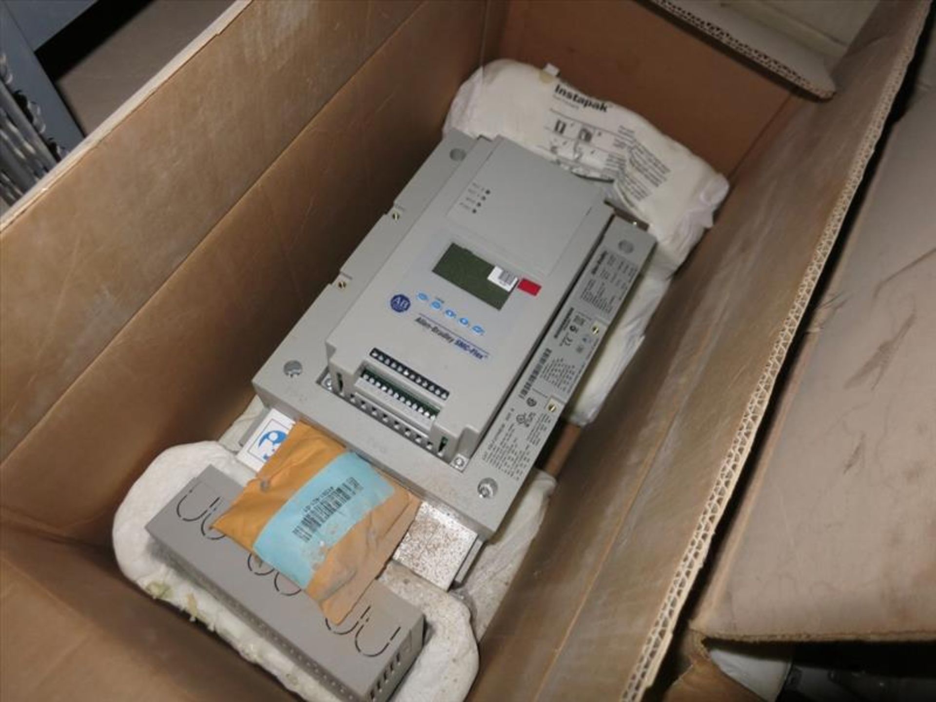 Allen Bradley AC Drive SMC -Flex -150F251NBDB 200-480v, 50/60hz, 100-240vac - 251amp [mezzanine] - Image 2 of 2