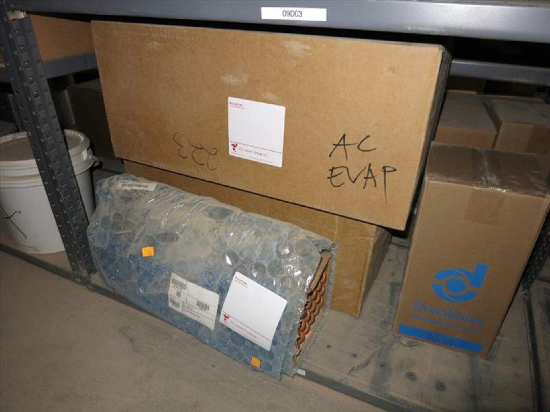 (Lot) Komatsu, Amerex, Atlasco, Assorted Parts including AC case assembly, evaporator, exhaust fan - Image 2 of 4