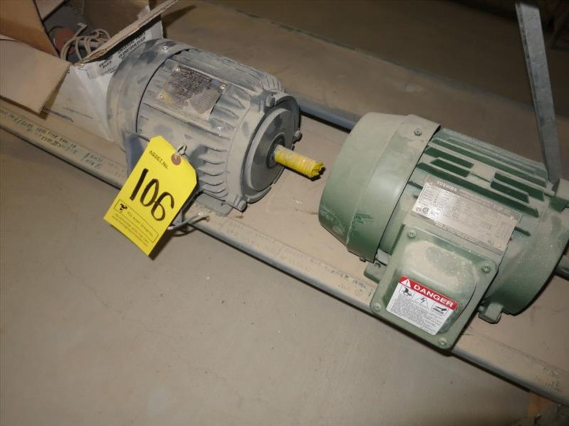 (Lot) [4] Electric Motors including (2) 1hp (2) Dayton wall shutter motors 4C885B-100-240v [