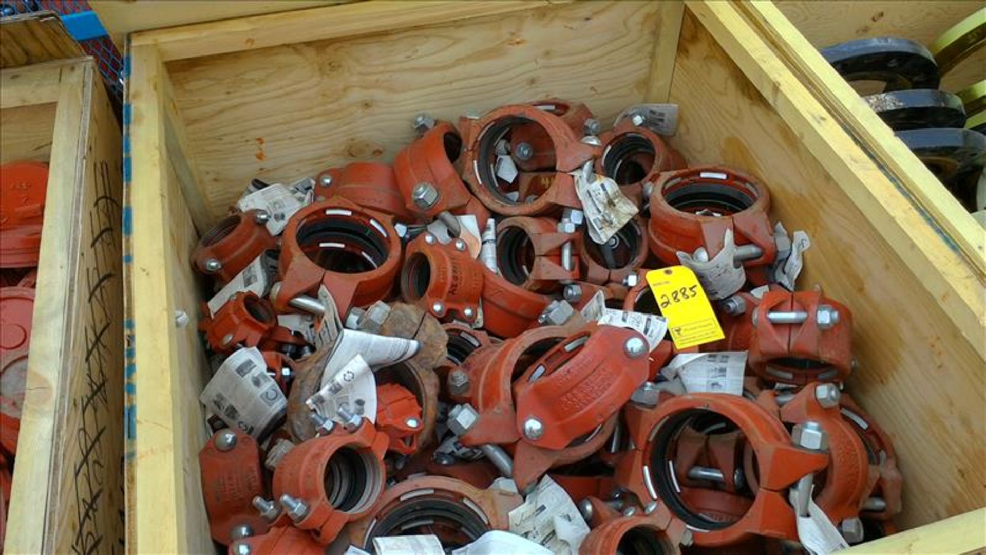 [2885] Contents incl.: 20 COUPLING: Transition, 4 IN, HDPE to Pipe 43 COUPLING: Pipe, Vic, Type 99,