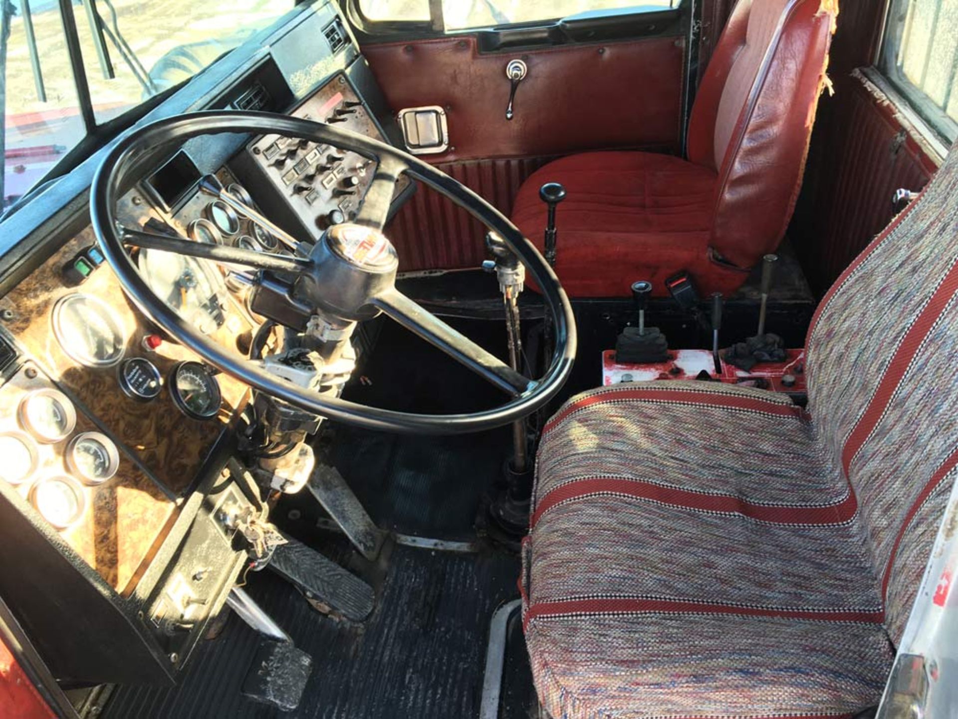1994 Kenworth C550 T/A Steering T/A Bed Truck - Image 16 of 16