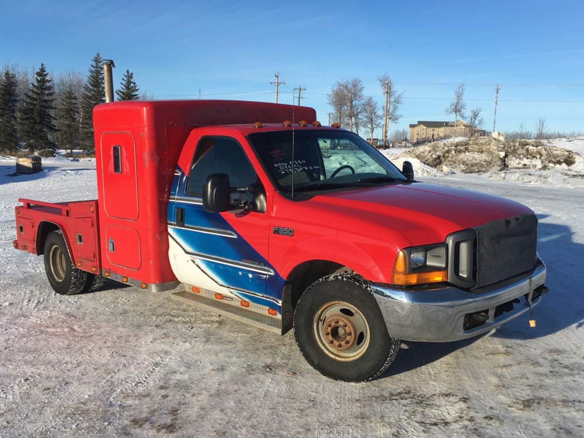 2000 Ford F-350 2WD Deck Truck - Image 2 of 5