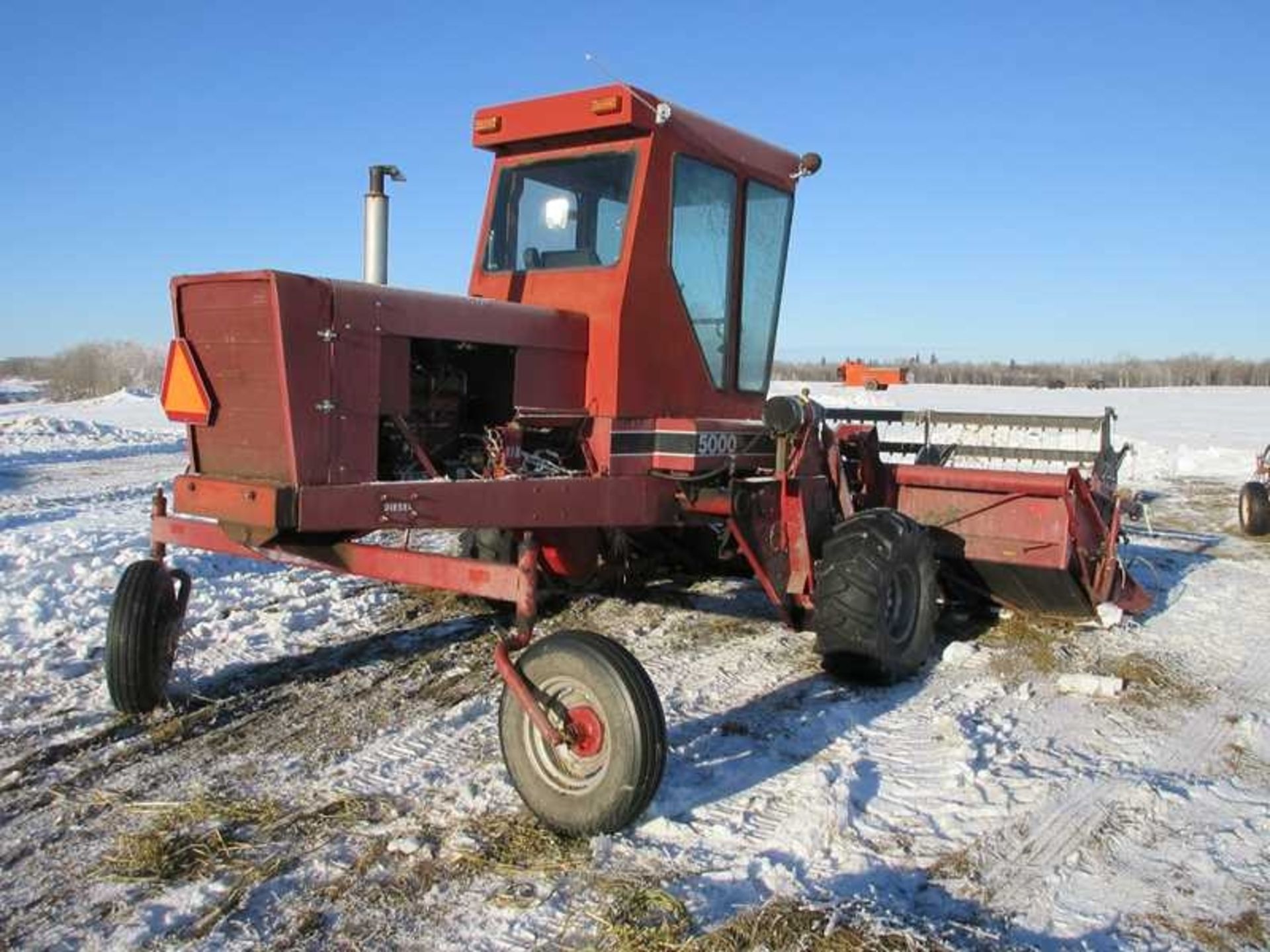 International 5000 14.5 ft Swather - Image 3 of 5